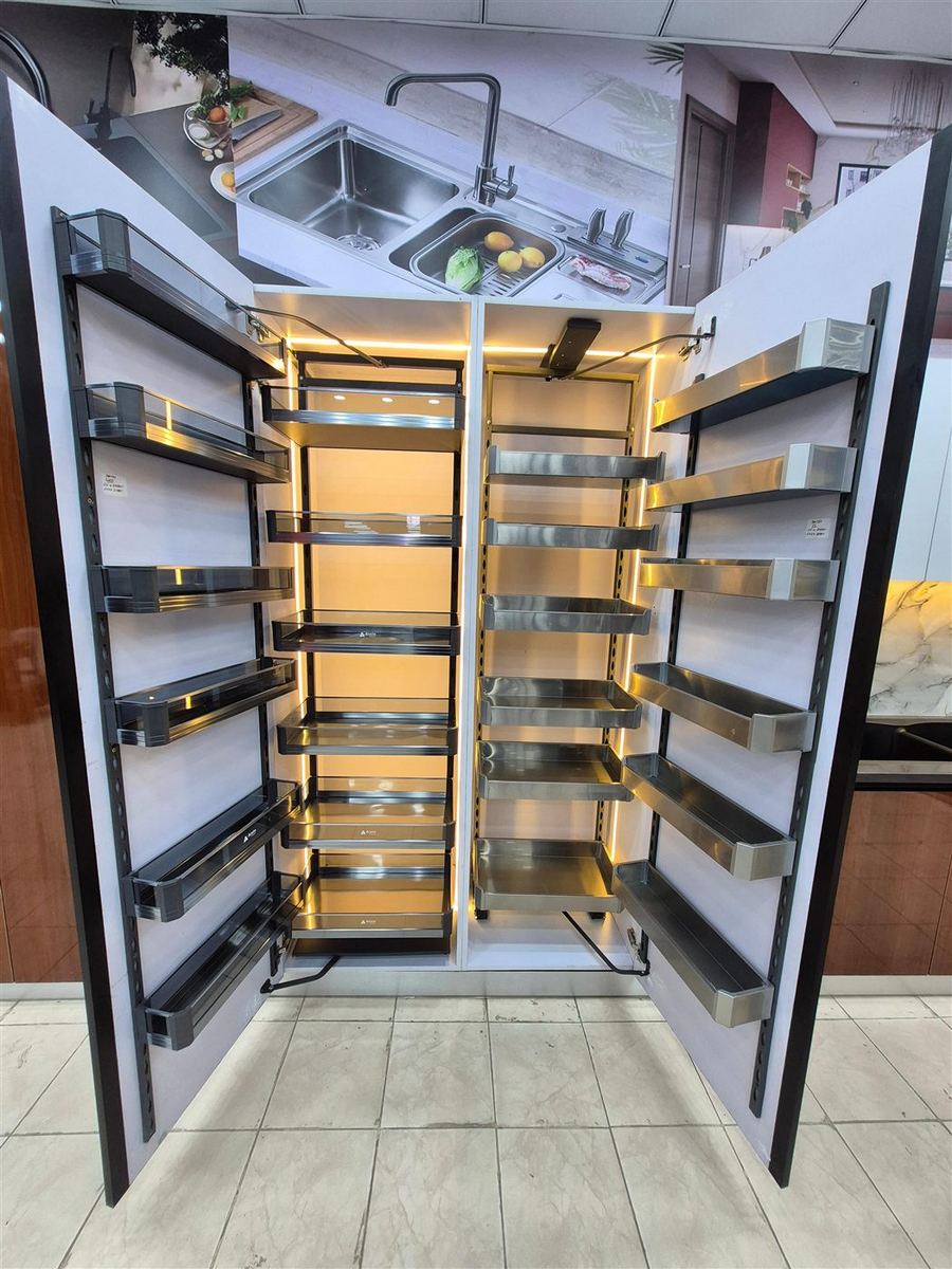 Kitchen pantry storage display
